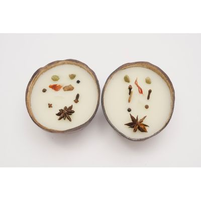 Thenga: Coconut Shell Spice Candle