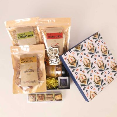 Foodcloud: Love N light Diwali Goodies Box