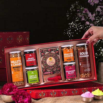 Omay Foods: Festive Fusion Holi Gift Box Omay Foods: Festive Fusion Holi Gift Box