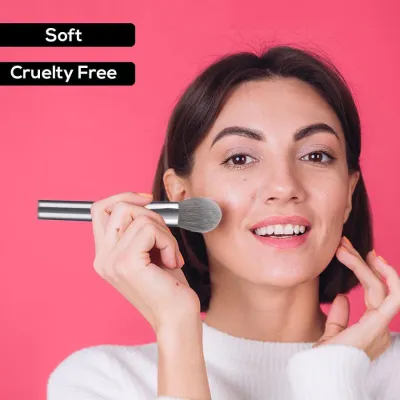 Jaquline USA: Jaquline USA Blush Brush