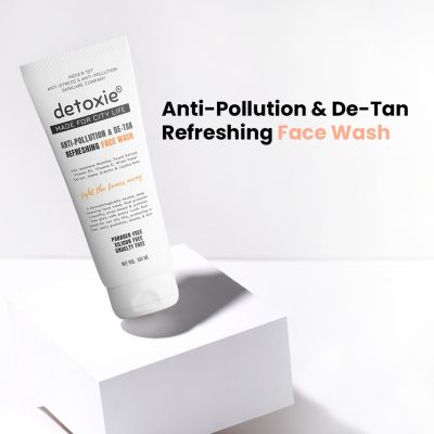 Detoxie: Anti-Pollution & De-Tan Refreshing Face Wash - (100 ml)