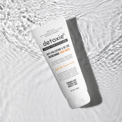 Detoxie: Anti-Pollution & De-Tan Refreshing Face Wash - (100 ml)