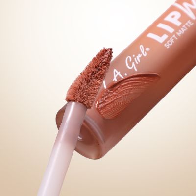 L.A.Girl: LIP HAZE BLURRING SOFT MATTE LIP COLOR-SHY