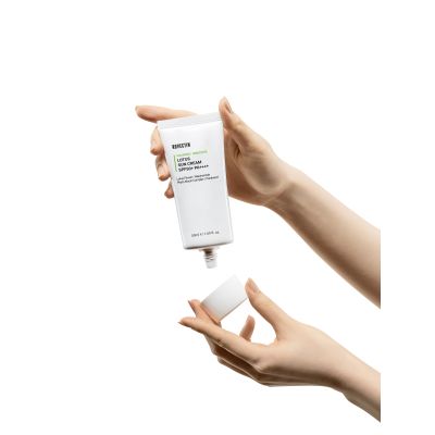 Rovectin: Calming Lotus Sun Cream SPF50+ PA++++ 50ml