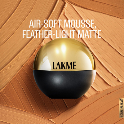 Lakme: Xtraordin-airy Mattereal Mousse Foundation 03 Golden Sand Lakme: Xtraordin-airy Mattereal Mousse Foundation 03 Golden Sand