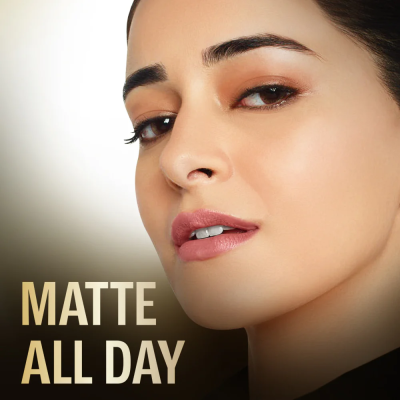 Lakme: Ultimate Glam Compact Golden Medium 03