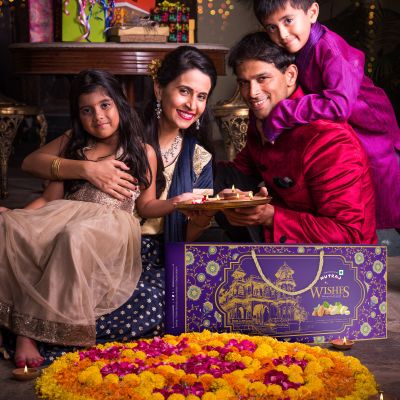 Nutraj: Wishes Floral Majesty    600gm Diwali Gift Box