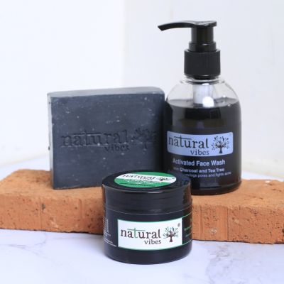Natural Vibes: Ayurvedic Activated Charcoal & Tea Tree Face Wash - 150 ml [CLONE]
