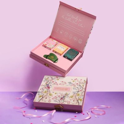 Natural Vibes: Glow Getter Gift Set with Jade Gua Sha, Vitamin C Serum, Nirvana Flower Oil and Gold Beauty Elixir Oil
