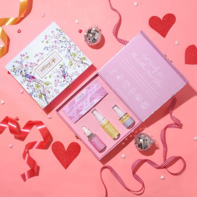Natural Vibes: Glow Getter Gift Set with Rose Quartz Face Roller, Sunscreen Lotion, Glow 'd Up Serum & Under Eye Gel Serum