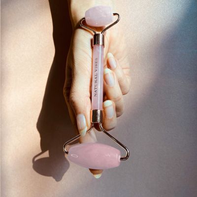 Natural Vibes: Rose Quartz Roller & Massager for Face, Neck and Under eye with FREE Gold Beauty Elixir Oil [CLONE]