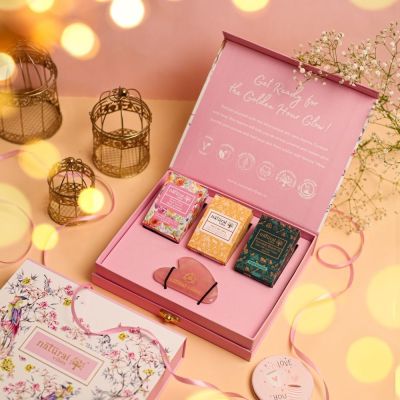 Natural Vibes: Glow Getter Gift Set with Rose Quartz Gua Sha, Vitamin C Serum, Nirvana Flower Oil and Gold Beauty Elixir Oil