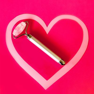 Natural Vibes: Rose Quartz Vibrating Roller with FREE Gold Beauty Elixir Oil for Face, Neck and Under eye [CLONE]