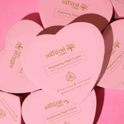 Natural Vibes: Glow & Brightening Night Cream - Advance Repair & Hydration with Natural Retinol - 20gm [CLONE]