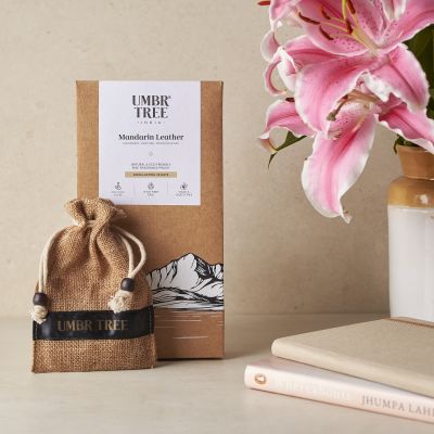 Umbr Tree: Mandarin Leather Fine Fragrance Pouch| Lasts Over 45 Days