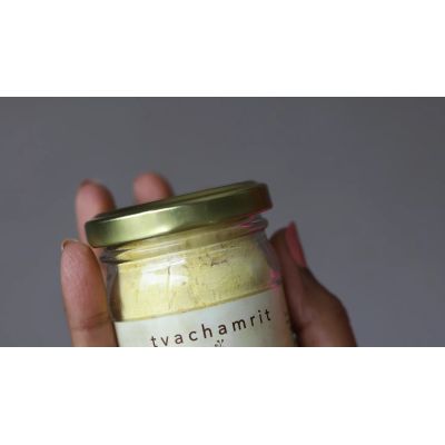 Tvachamrit: Turmeric Ubtan