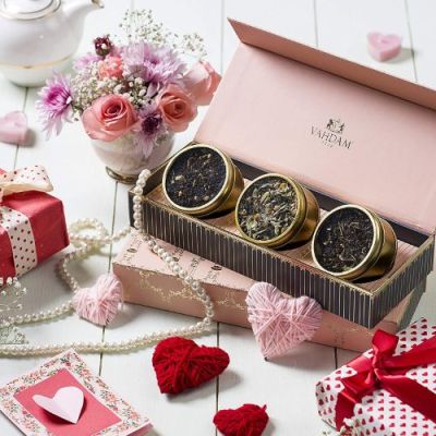Vahdam Teas: BLUSH - Assorted Teas Gift Box 75gm
