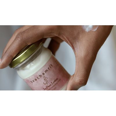 Tvachamrit: Saffron Lotion