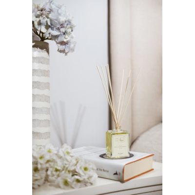 Niana: Honeysuckle Jasmine Reed Diffuser