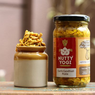 Nutty Yogi: gmarlic gmandhiali Pickle - 200gm