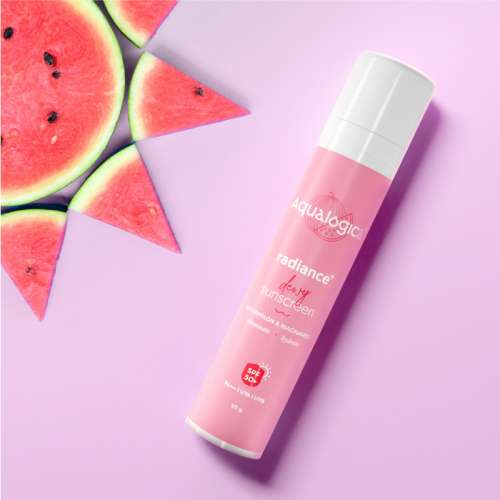 Aqualogica: Radiance+ Dewy Lightweight Sunscreen Gel SPF 50+ PA+++ for Oily & Acne-Prone Skin 50gm