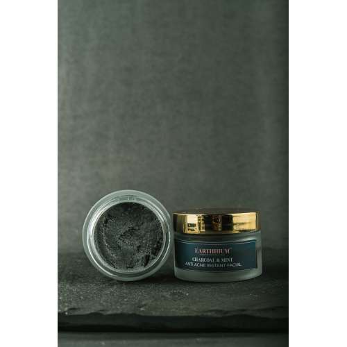 Earthhium: Charcoal & Mint Instant Facial Jar