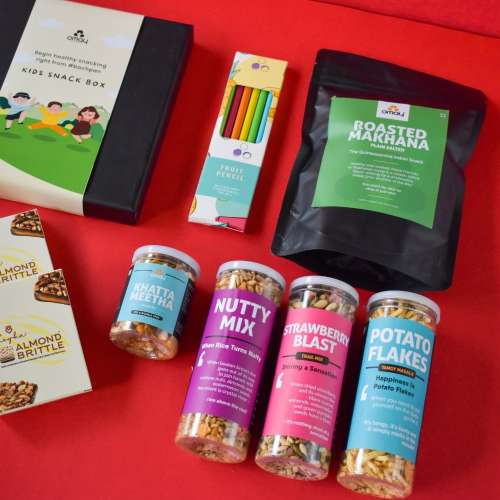 Omay Foods: Kids Snacks Gift Box