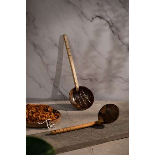 Thenga: Coconut Shell Cooking Set