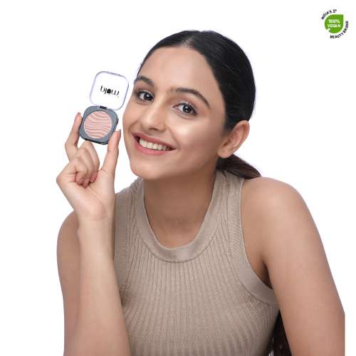 Plum: There You Glow Highlighter - Champagne Pearl -  4.5gm Plum: There You Glow Highlighter - Champagne Pearl -  4.5gm