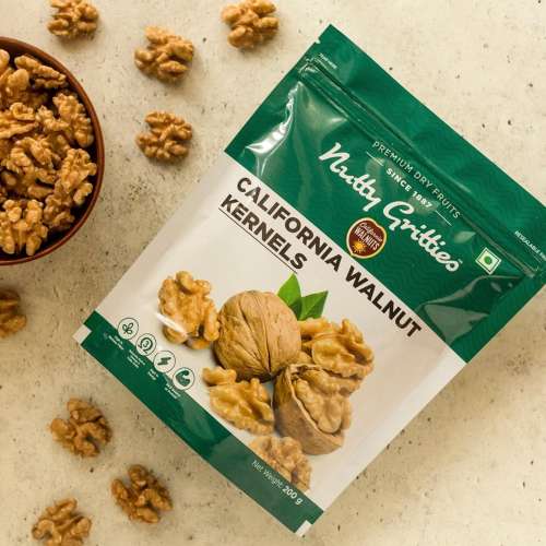 Nutty Gritties: Mixed Daily Needs Nuts Dry Fruits - Almonds, Walnuts Kernels, Cashews, Roasted Salted Pistachios and Raisins Combo - 1Kg (5 Pack of 200g each)