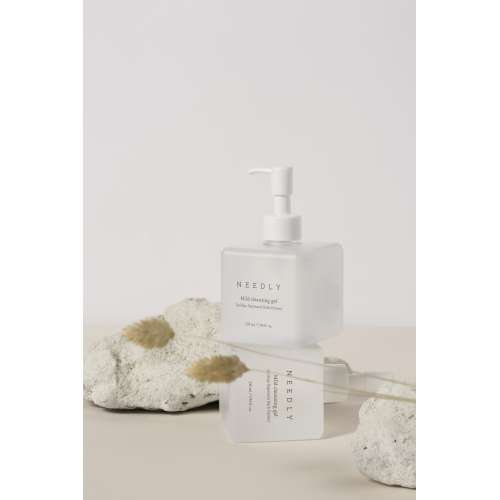 Needly: Mild cleansing gel 235ml Needly: Mild cleansing gel 235ml