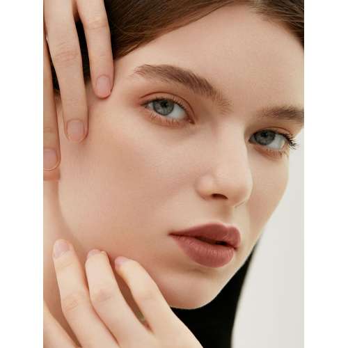 Makeup Revolution: Air Blur Matte Liquid Lipstick Coco