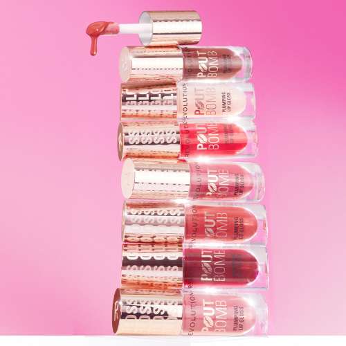 Makeup Revolution: Pout Bomb Plumping Gloss Milky Sheer Holo