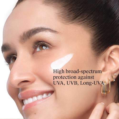 Neutrogena: Hydroboost hydrating fluid Sunscreen Moisturizer SPF 50 - Weightless sun Protection