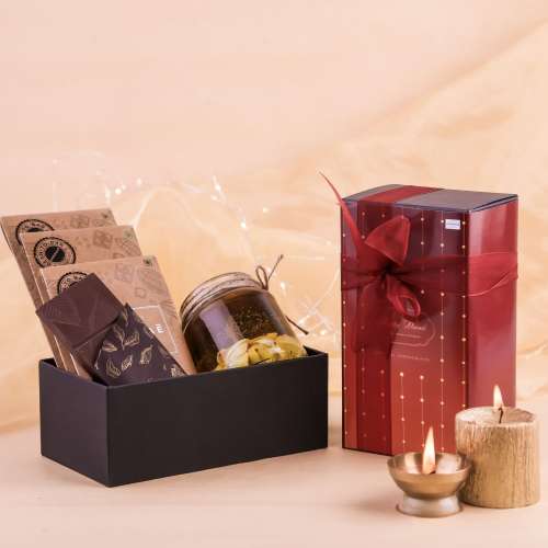 Kokomae: 3-Bar Diwali Chocolate Hamper | Assorted Bean-to-Bar Dark Chocolates | Festive Box with Scented Candle & Insert 