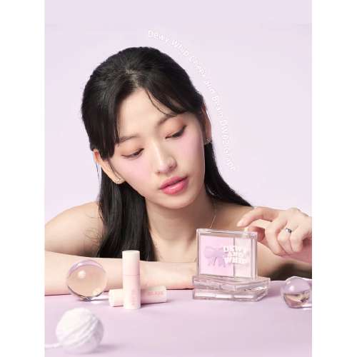 Black rouge: DW01 Strawberry  4.5gm