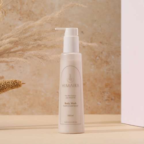 Himaira: Oudh & Cedarwood Body Wash - 200ml