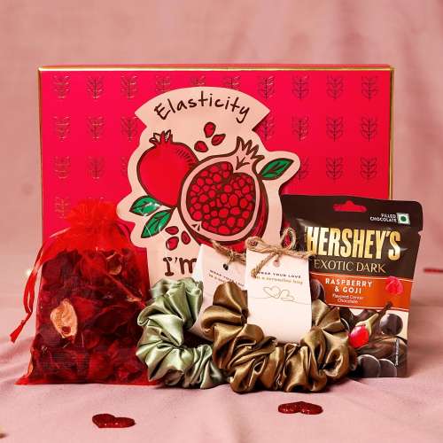 Omay Foods: Radiant Wellness Valentine's Gift Box  1200gm