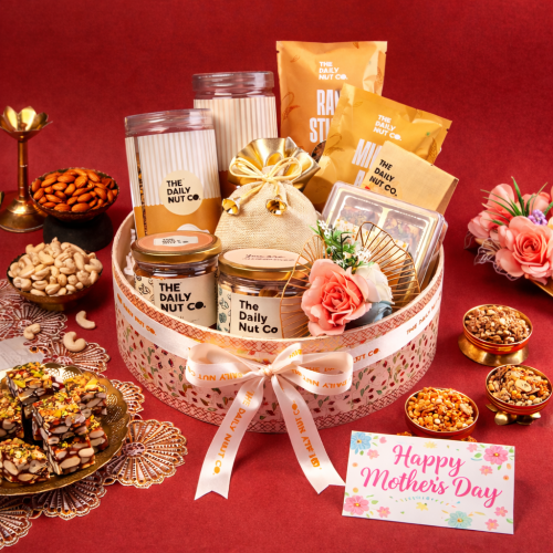 The Daily Nut Co.: Moms Delight Hamper 2600gm