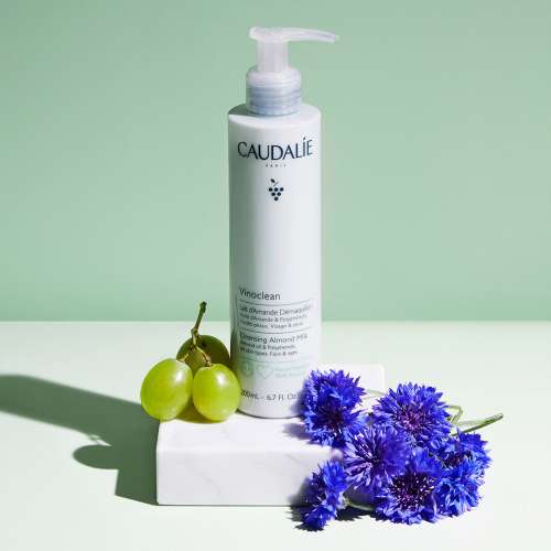 Caudalie: Vinoclean Cleansing Almond Milk 200ml