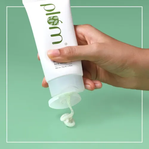 Plum: Plum Green Tea Gentle Revival FaceScrub (75 g)