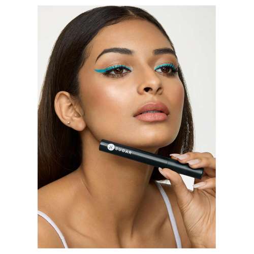 Sugar Cosmetics : Lash Of The Titans - Volumizing Mascara - 01 Black With A Bang (Black Mascara) - 5ml