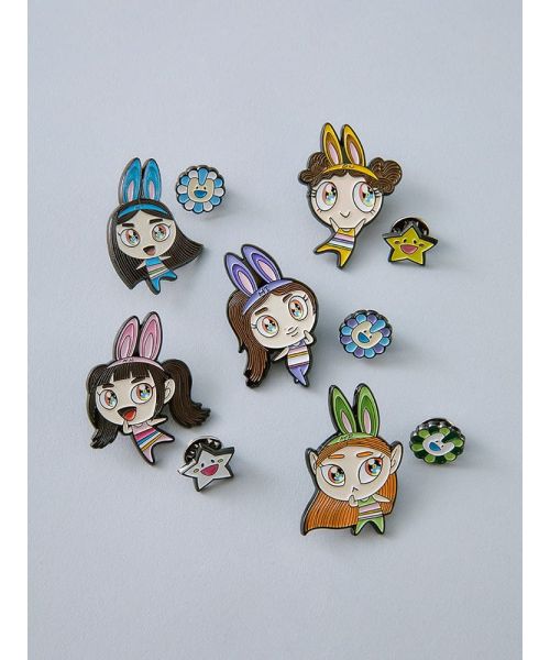 Cokodive: NewJeans-NewJeans x Murakami | MD Metal Pin Badge (Haerin)