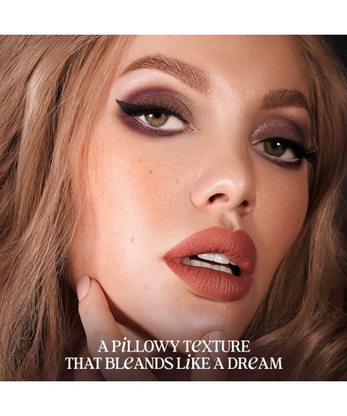 L.A.Girl: On Cloud Nine Bouncy Eyeshadow- Airy Taupe