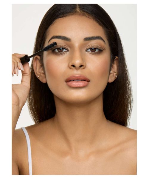 Sugar Cosmetics : Lash Of The Titans - Volumizing Mascara - 01 Black With A Bang (Black Mascara) - 5ml