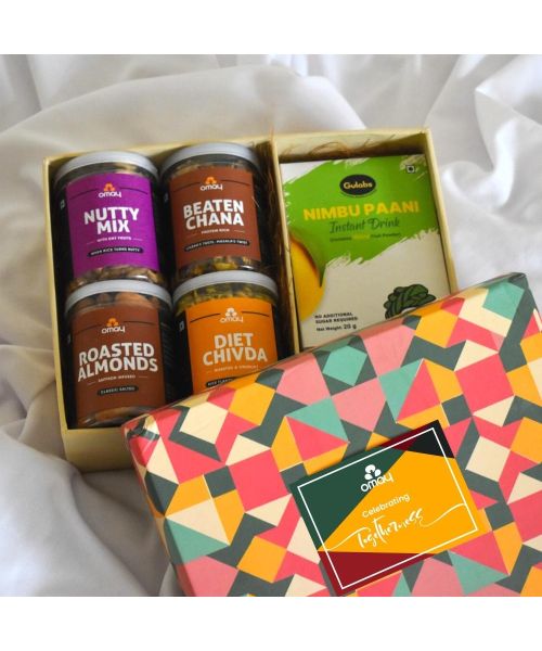 Omay Foods: Nuts & Crisps Gift Box