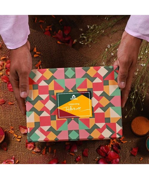 Omay Foods: Nuts & Crisps Gift Box